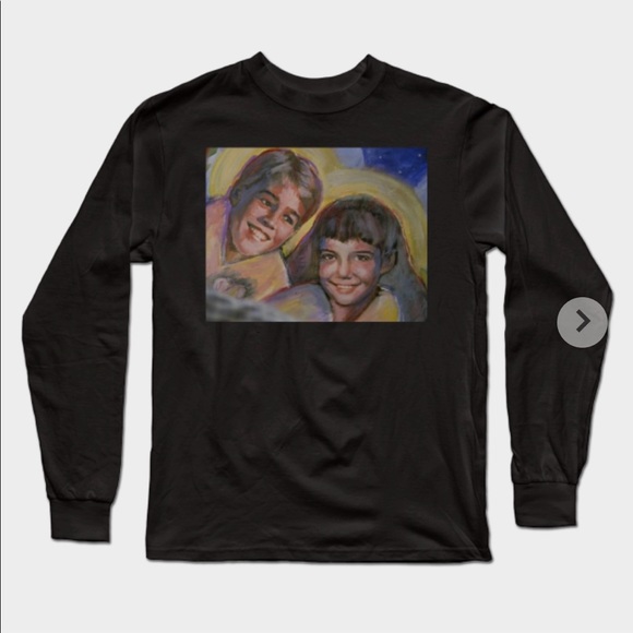 Dawson & Joey Aunt Gwen Long Sleeve Tee - Picture 5 of 6